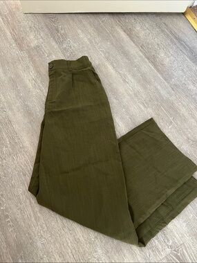 Green linen like dress pants